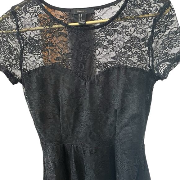 Forever 21 Black Lace Peplum Top Women’s Medium Short Sleeve Evening Blouse - Picture 5 of 8